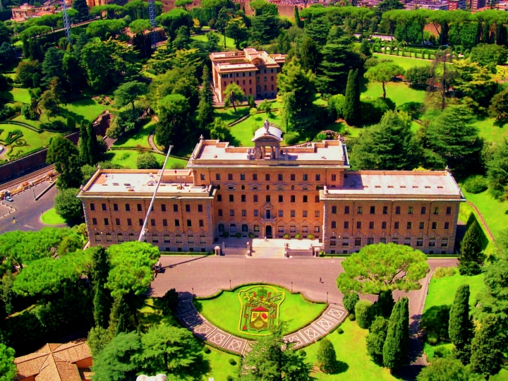 Парламента на Ватикана, Рим